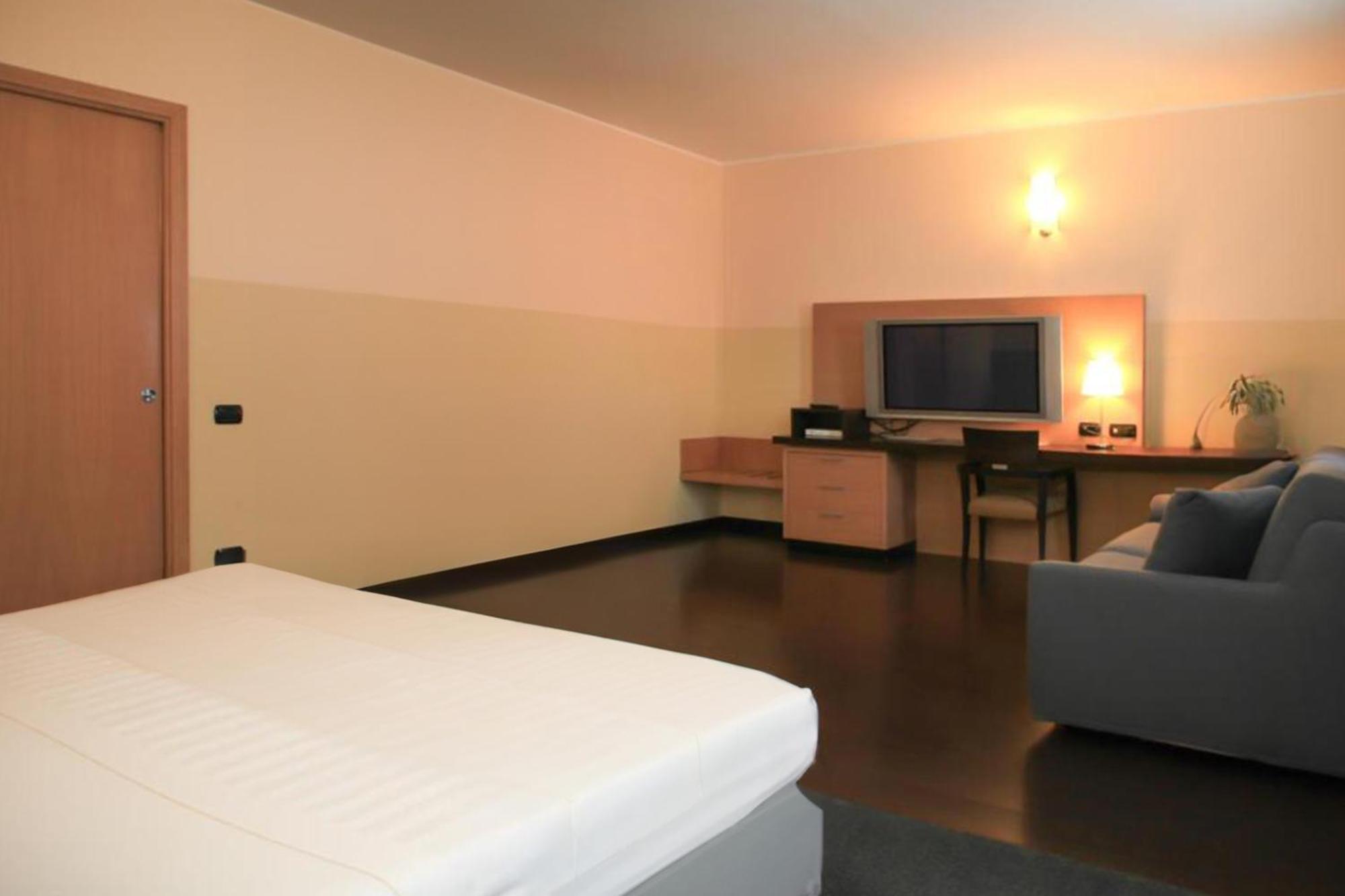 B&B Hotel Milano Cologno Studios Cologno Monzese Εξωτερικό φωτογραφία